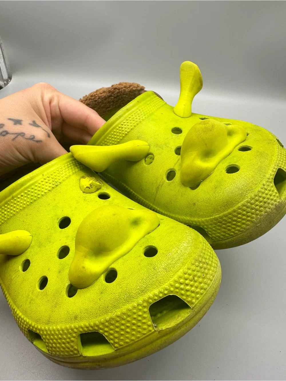 Crocs Classic Clog Shrek DreamWorks Lime Green Kids J6 Nose Shoes Missing Ear